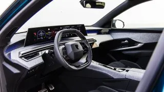 Peugeot E-5008 Dual Motor