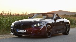 BMW Z4 je v mnoha ohledech lepší se čtyřválcovým než se šestiválcovým motorem. Nemá chuť vás zabít