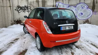 Lancia Ypsilon