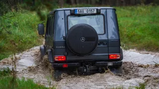 Mercedes-Benz G 350 d Professional je v terénu abs