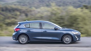 Za cenu nejlevnějšího Fordu Focus hatchback lze mít skvěle vybavený dvouletý kombík na naftu