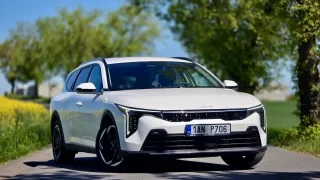 Nebezpečný konkurent pro Škodovku. Kia přijíždí na český trh s novým kombíkem K4 s cenou 489 980 Kč