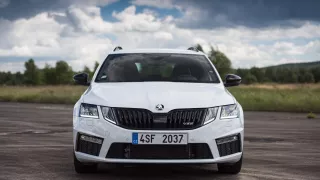 Nová Škoda Octavia RS 245 hezky zblízka. 5