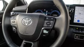 Test Toyota Camry 2024