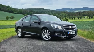 Americký střih, evropská technika. Ojetý Chevrolet Malibu s malým nájezdem vyjde na 180 tisíc