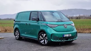 Volkswagen ID. Buzz Cargo je dodávka pro velmi bohatého elektrikáře. Vše podřizuje stylu