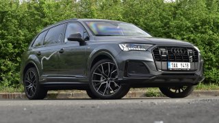 Za volantem obrněné Audi Q7: Přibrala desítky kilo, ale na jízdní vlastnosti to téměř nemá vliv