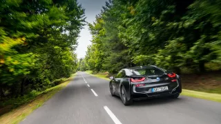 Provětrali jsme hybridní BMW i8 v edici Protonic F