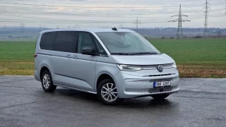 Skoro 100 km na elektřinu a pohon všech kol. Volkswagen Multivan dostal nový plug-in hybrid