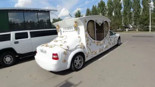 Nejšílenější napodobenina Rolls Royce. Zkřížili ho s kočárem!