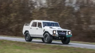 Lamborghini LM002