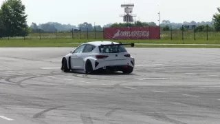 CUPRA e-Racer testy na okruhu v Chorvatsku