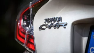 Toyota C-HR Hybrid 3 12