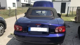 Mazda MX5 při údržbě