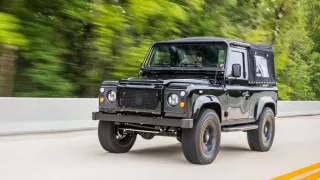 Land Rover Defender 5