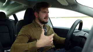 Autobazar: Tesla Model 3 (repríza)