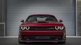 Dodge Challenger Hellcat s paketem Widebody 8