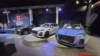 Čínský Rolls-Royce přichází do Česka: Nejdostupnější Hongqi u nás koupíte od 940 tisíc