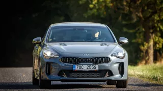 Kia Stinger jízdní 12