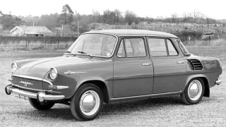 Škoda 1000 MB měla být s exotickým motorem ještě silnější a rychlejší. Mohla získat i druhý kufr