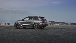 Audi SQ6 e-tron