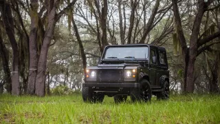 Land Rover Defender 2