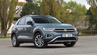 Test: Volkswagen T-Roc jezdí i po modernizaci skvěle. Levný není, ale dokáže si to obhájit