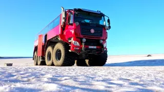 Tatra, která nemá ve světě obdoby, vozí turisty po Islandu. Její parametry budí respekt