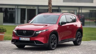 Řídili jsme novou Mazdu CX-5. Je to velké japonské SUV s tradičním motorem a rozumnou cenou