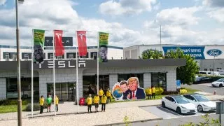 Protest, Tesla