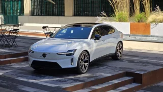 Volvo ES90 debutovalo v Praze. Je to unikát, na českém trhu teď nemá jediného přímého konkurenta