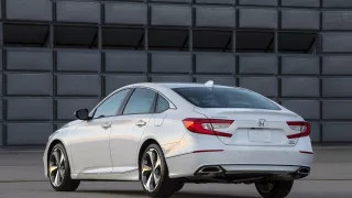 Honda Accord 10th Gen 4