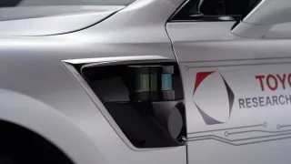 Autonomní vůz TRI-P4 Lexus