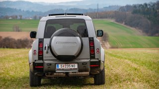 Land Rover Defender Outbound