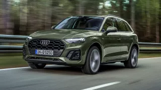 Modernizované Audi Q5 si umí nastavit na semaforech zelenou vlnu. Zatím bude s jediným motorem