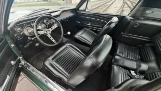 Ford Mustang a Chevrolet Corvette