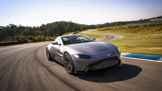 Aston Martin Vantage MY2018 16