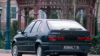 Renault 19