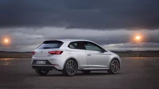 SEAT Leon Cupra