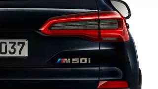 BMW X5 M50i