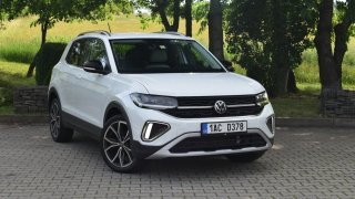 Litrový Volkswagen T-Cross je překvapivě prostorný společník, víc než do města potěšil na delší cestě