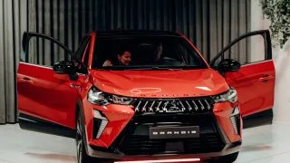 Mitsubishi Grandis přijíždí do ČR