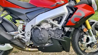 Aprilia Tuono V4 1100