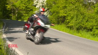 Naklopená Honda Gold Wing, ostrá Suzuki Hayabusa, třísetkoňový traktor. Už ve středu v Autosalonu