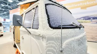 Kempovací VW T2 z kostek LEGO 4