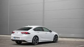 Opel Insignia Grand Sport 2.0 Turbo 4x4 exteriér 1