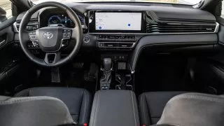 Test Toyota Camry 2024
