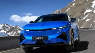 Alpine A390