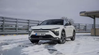 Test Citroën C5 X Hybrid: Kocábka náramná