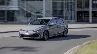 Volkswagen Golf 8 (2020) - elektrifikované verze